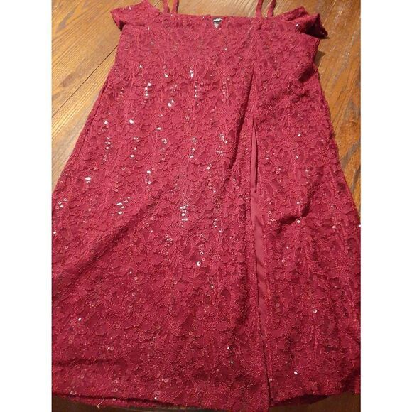 Medium Candalite Burgandy Spaghetti Strap Off Shoulder Special Occasion Dress - Picture 4 of 7